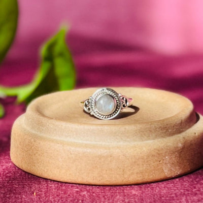Moon Stone Round 925 Silver Ring