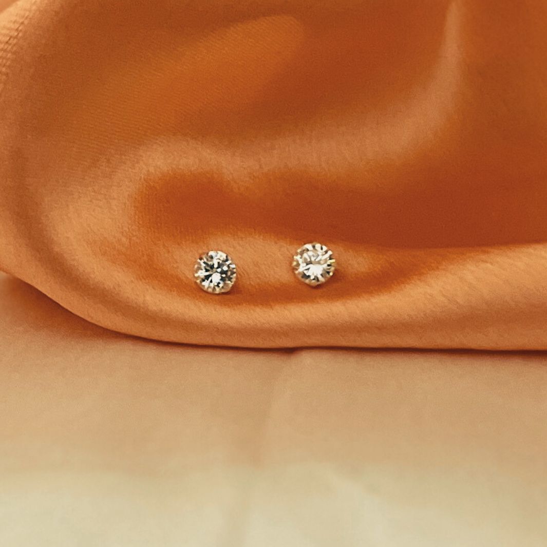 Zircon 925 Silver Stud