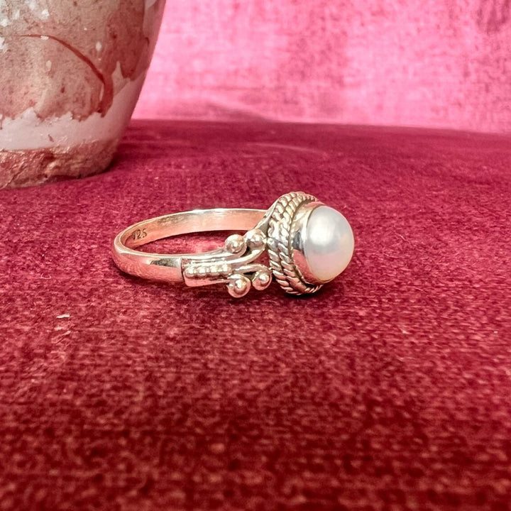 Pearl Carved Round 925 Silver Ring