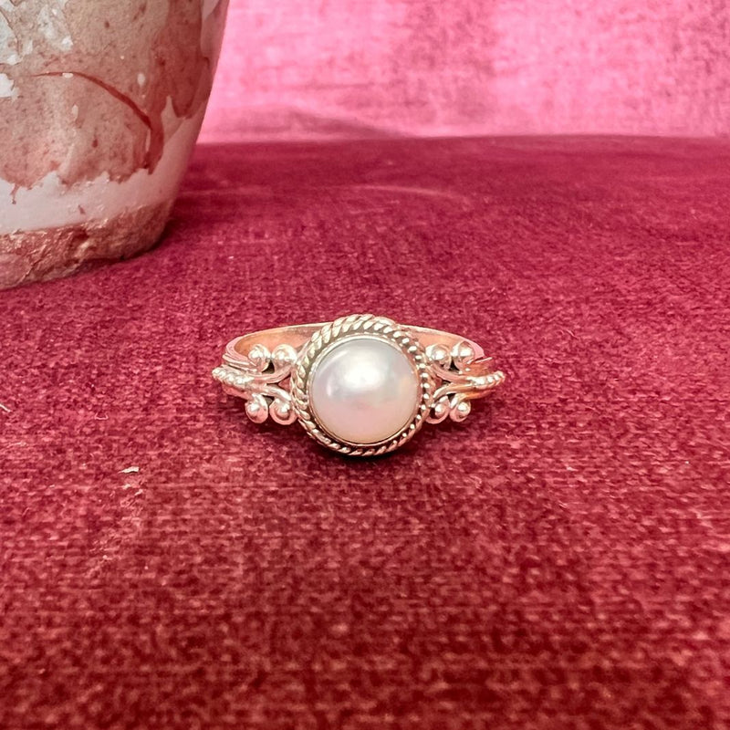 Pearl Carved Round 925 Silver Ring