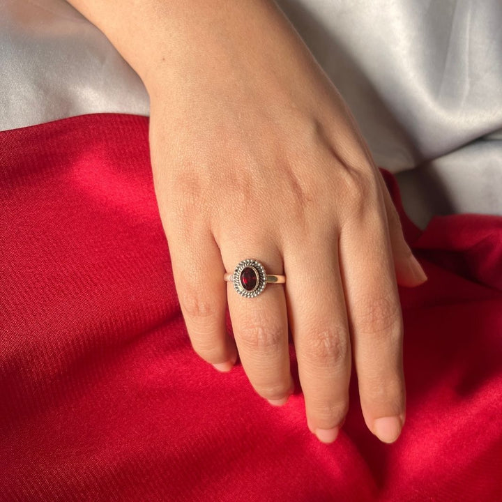Garnet 925 Silver Cut Ring