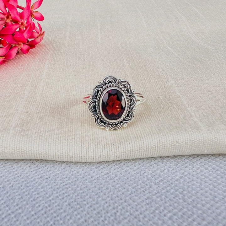 Garnet 925 Silver Flower Cut Ring