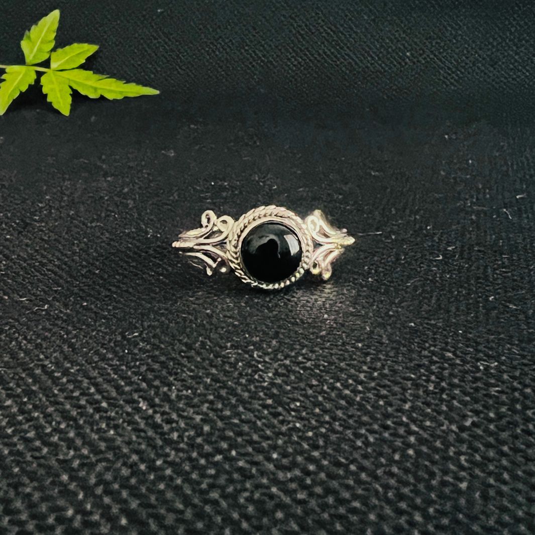 Black Onyx Carved Round 925 Silver Ring