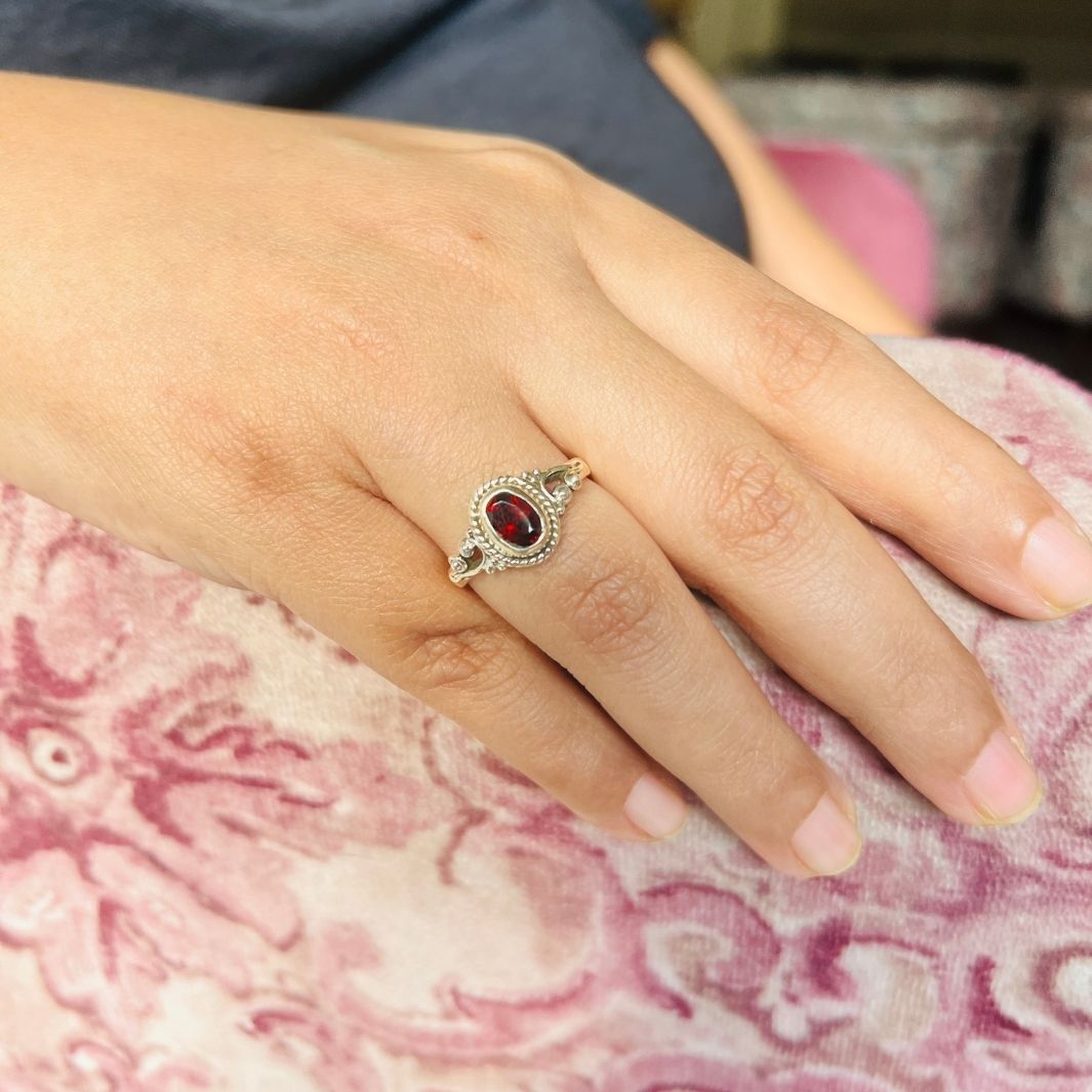 Garnet 925 Silver Oval Ring