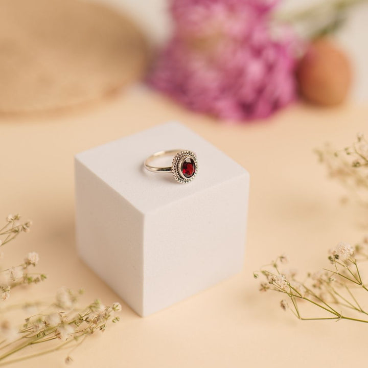 Garnet 925 Silver Cut Ring