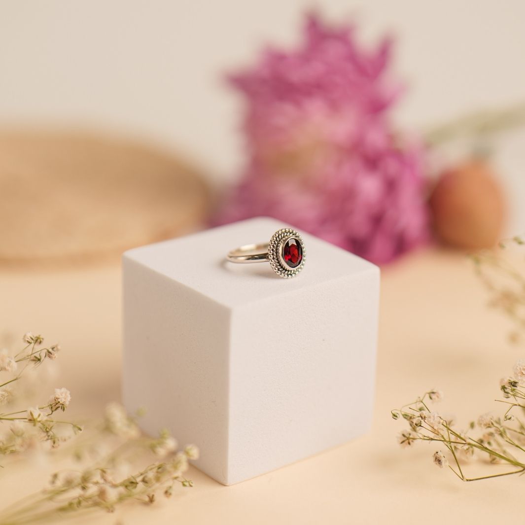 Garnet 925 Silver Cut Ring